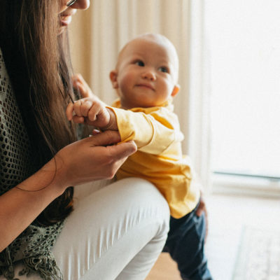 Bambin avec t-shirt jaune évolutif Pop'Kidz